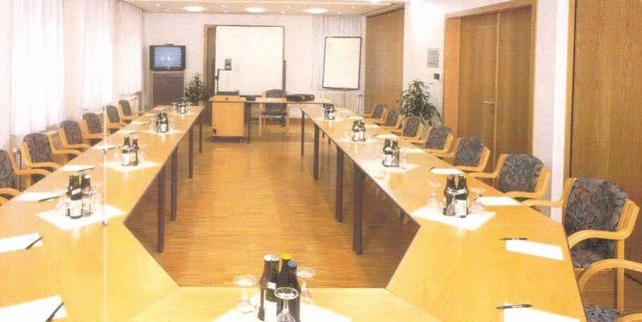 Hotel Zum Lamm Gundelsheim  Ngoại thất bức ảnh